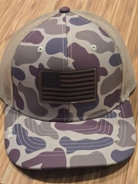NWT Men's Camouflage Hat with Leather American Flag Patch - Brown/Tan